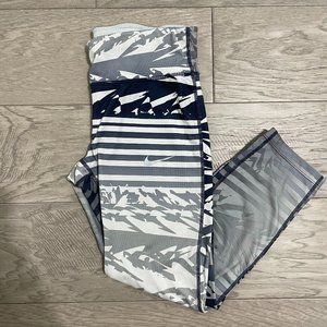 Nike Women's Dri-Fit Printed Essential Running Crop Tights-white/grey Medium